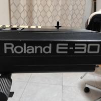 Tastiera Roland SINTETIZZER E30 perfetta.