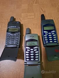 in blocco telefonini ericsson con 2 caricabatteria