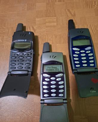 in blocco telefonini ericsson con 2 caricabatteria