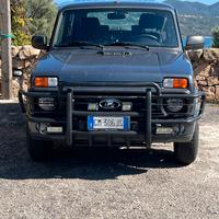 Lada Niva Legend 4x4 1700 Black Edition