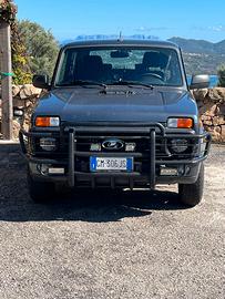 Lada Niva Legend 4x4 1700 Black Edition