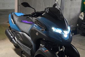Tricity 300