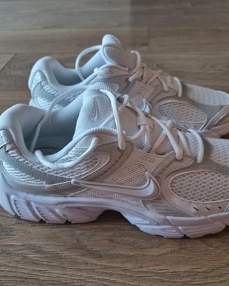 Nike V2K Run Taglia 43 - Nuove in Scatola/Eticheta