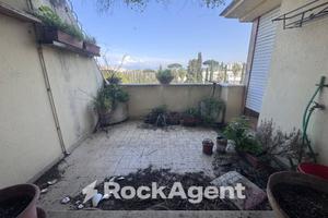 APPARTAMENTO SU DUE LIVELLI DI 214 MQ CON BOX AUTO