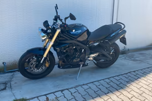 Triumph Street Triple 675 del 2011.