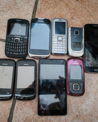 Set vecchi telefoni 