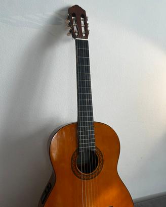 Chitarra classica YAMAHA