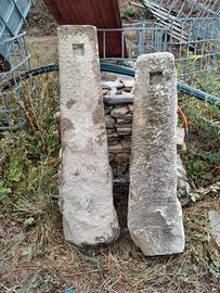 pilastri in pietra scalpellate a mano