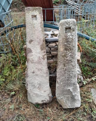 pilastri in pietra scalpellate a mano