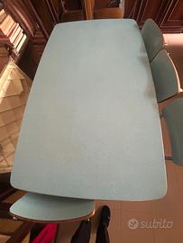 Tavolo in formica  celeste + 4 sedie