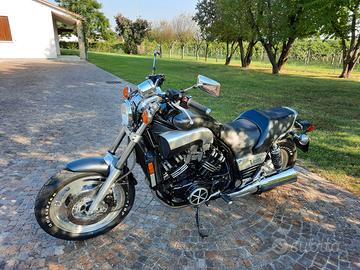 Yamaha VMAX - 1999