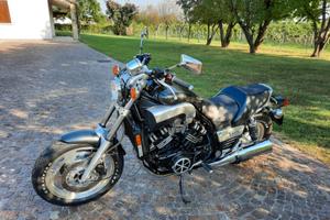 Yamaha VMAX - 1999