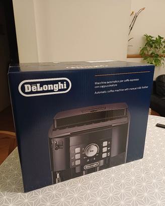 Macchina per caffè in grani De Longhi ECAM12.121.B