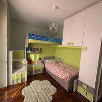 Cameretta soppalcata con reti e materassi