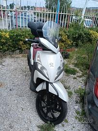 Peugeot Geopolis 300