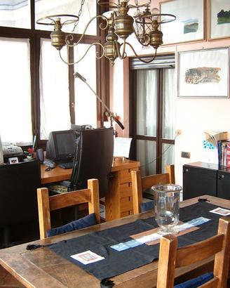 Tavolo Boffi in faggio 240×121 cm – 16 cassetti