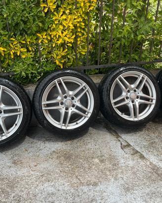 Cerchi e gomme 215 45 r17