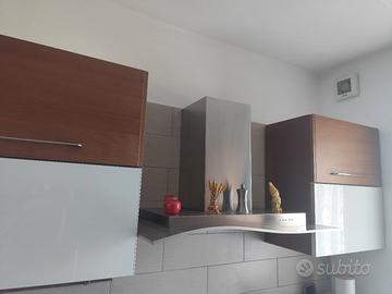 Pensili cucina più cappa moderna 