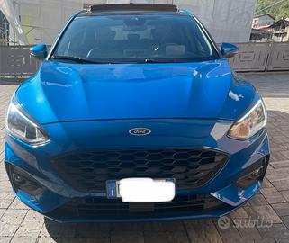 Ford Focus ST line