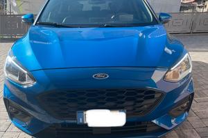 Ford Focus ST line
