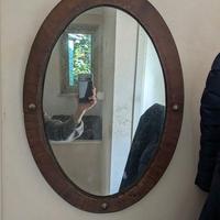 Specchio ovale vintage con cornice in legno