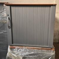 Mobili da ufficio ,scrivanie ,tavoli ,cassettiere