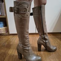 Stivali, tg 37, con plateau interno, tacco 10