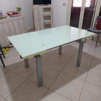 Tavolo in vetro satinato