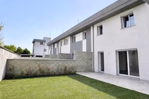 Villetta a schiera di 135 m² con 4 locali e box au