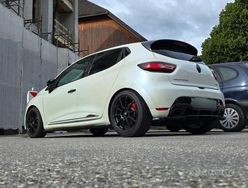 Renault clio rs trophy 220