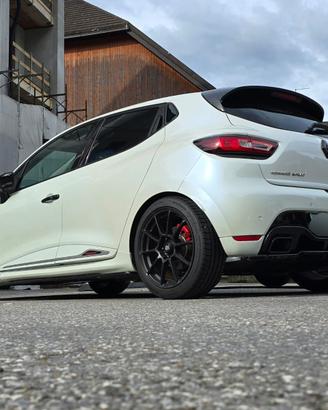 Renault clio rs trophy 220