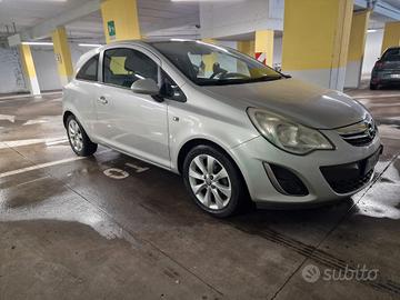 Opel Corsa 1.2 3 porte b-color