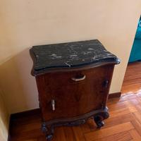 Set 2 Comodini di legno con top in marmo