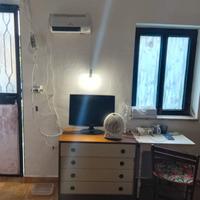 Prima porta monolocale ampio