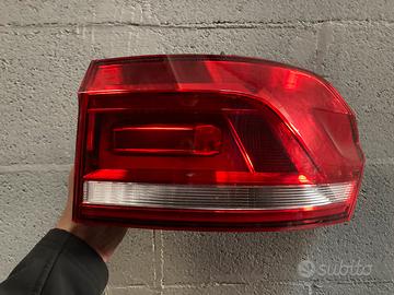 Fanale posteriore volkswagen touran 2019