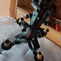 lampadario artigianale  in legno e ferro battuto