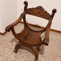 Sedia tipo savonarola intagliata vintage