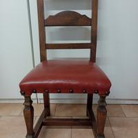 Sedia in legno massello e seduta in pelle imbottit