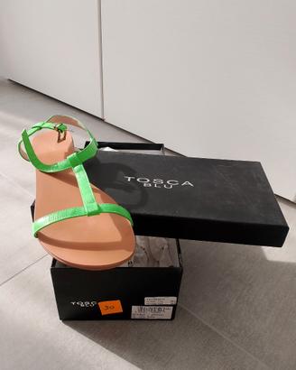 Sneakers, sandali, stivali