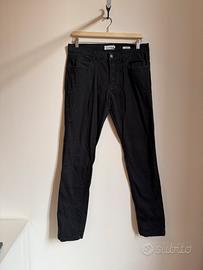 Pantaloni neri taglia M