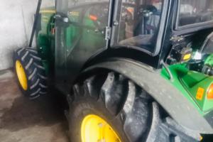Trattore john deere 5090 GL con cabina