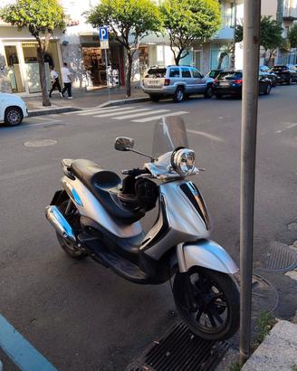 Piaggio Beverly tourer 125
