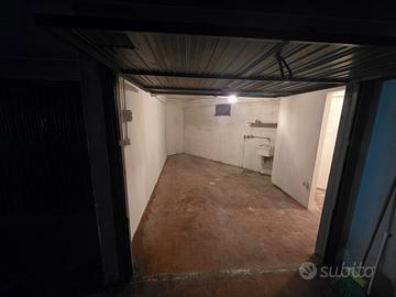Garage Via Luigi D'Amato
