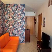 Bilocale a 150 mt dal mare con posto auto privato