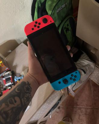 Nintendo Switch GUASTA. (leggi descrizione)