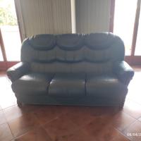 Divano in pelle di bufalo colore verde petrolio