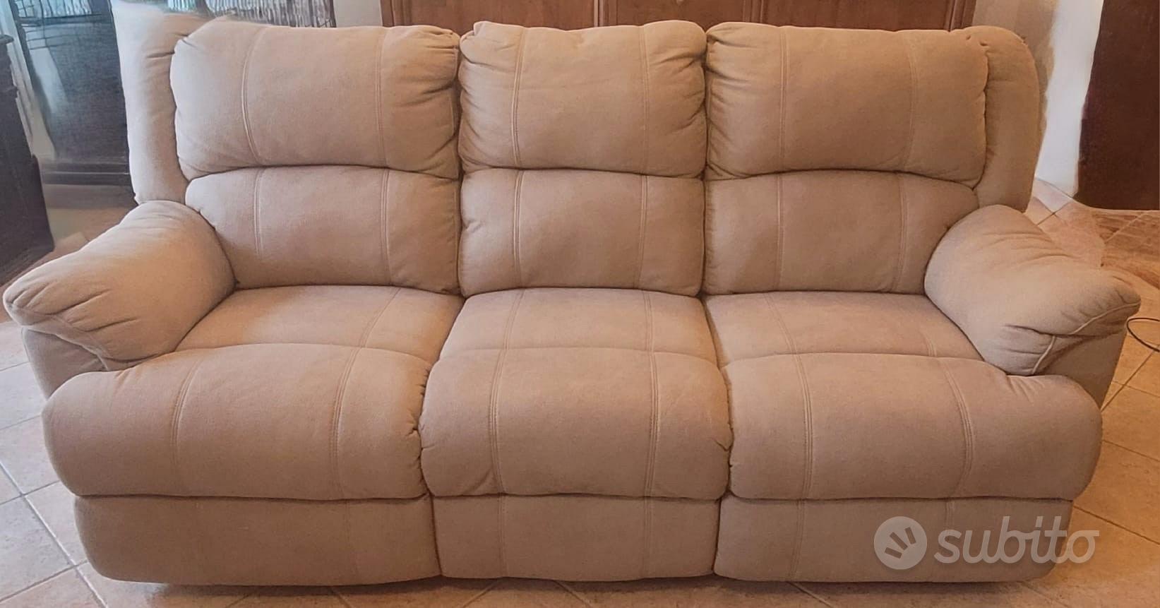 divano e poltrona con movimento relax motorizzato Arredamento e