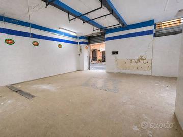 Immobile di 75 m² con 2 locali a Napoli