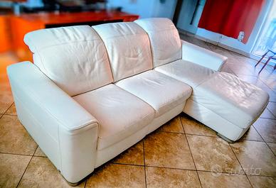 Divano in pelle bianco by Natuzzi