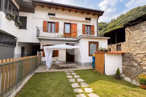 CASA SEMINDIPENDENTE A CAPO DI PONTE
